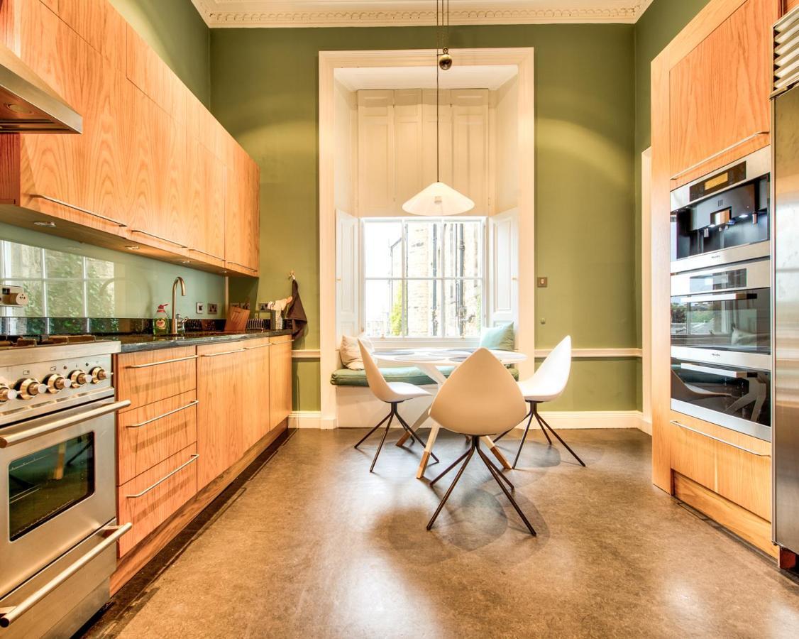Beautiful City Centre Georgian 4 Bed Townhouse With Private Garden เอดินบะระ ภายนอก รูปภาพ