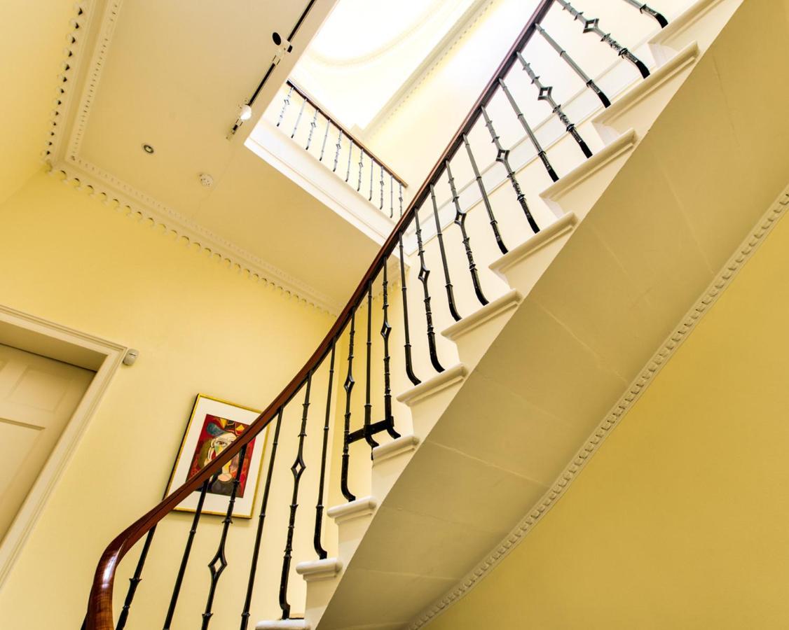 Beautiful City Centre Georgian 4 Bed Townhouse With Private Garden เอดินบะระ ภายนอก รูปภาพ